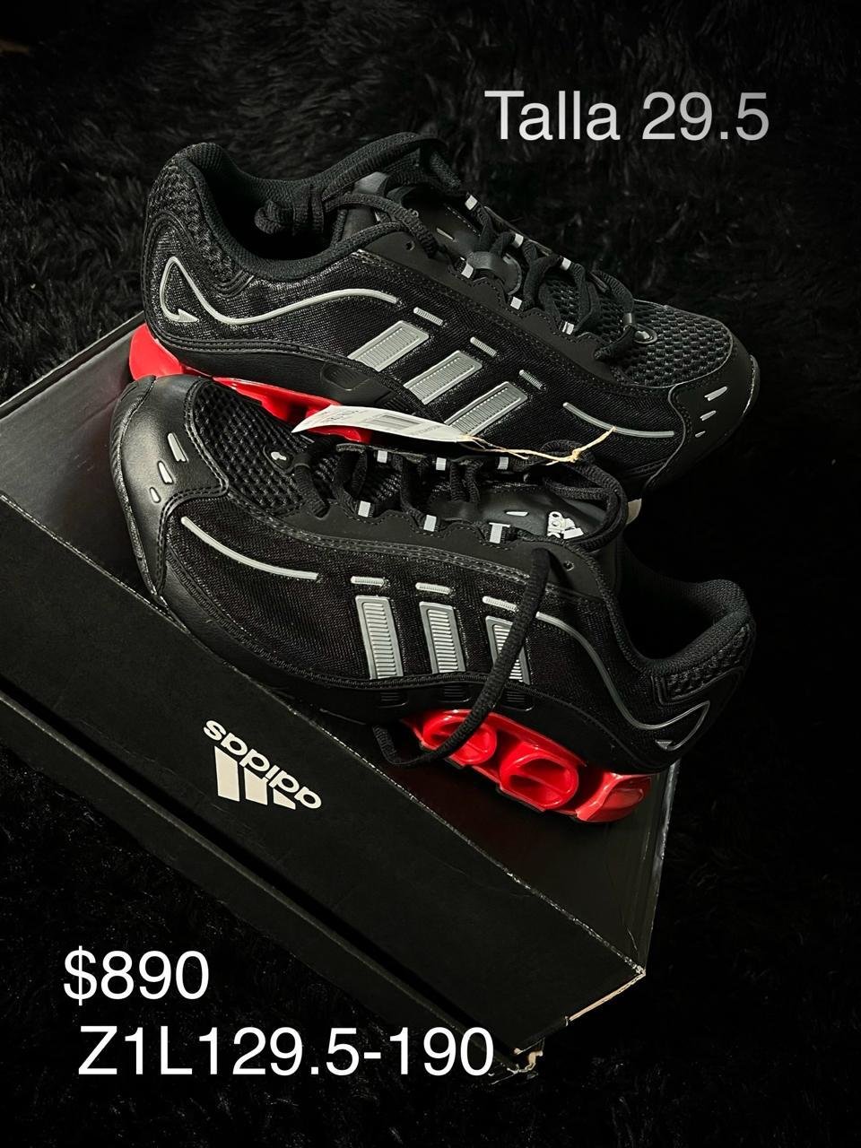 Tenis Adidas negro con rojo talla 29.5 MX en su caja