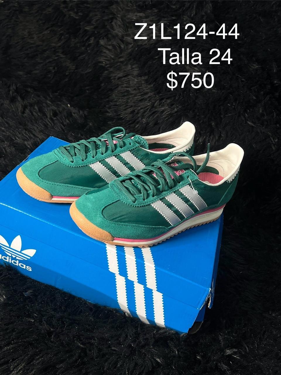 Tenis Adidas SL 72 verde talla 24 MX en su caja