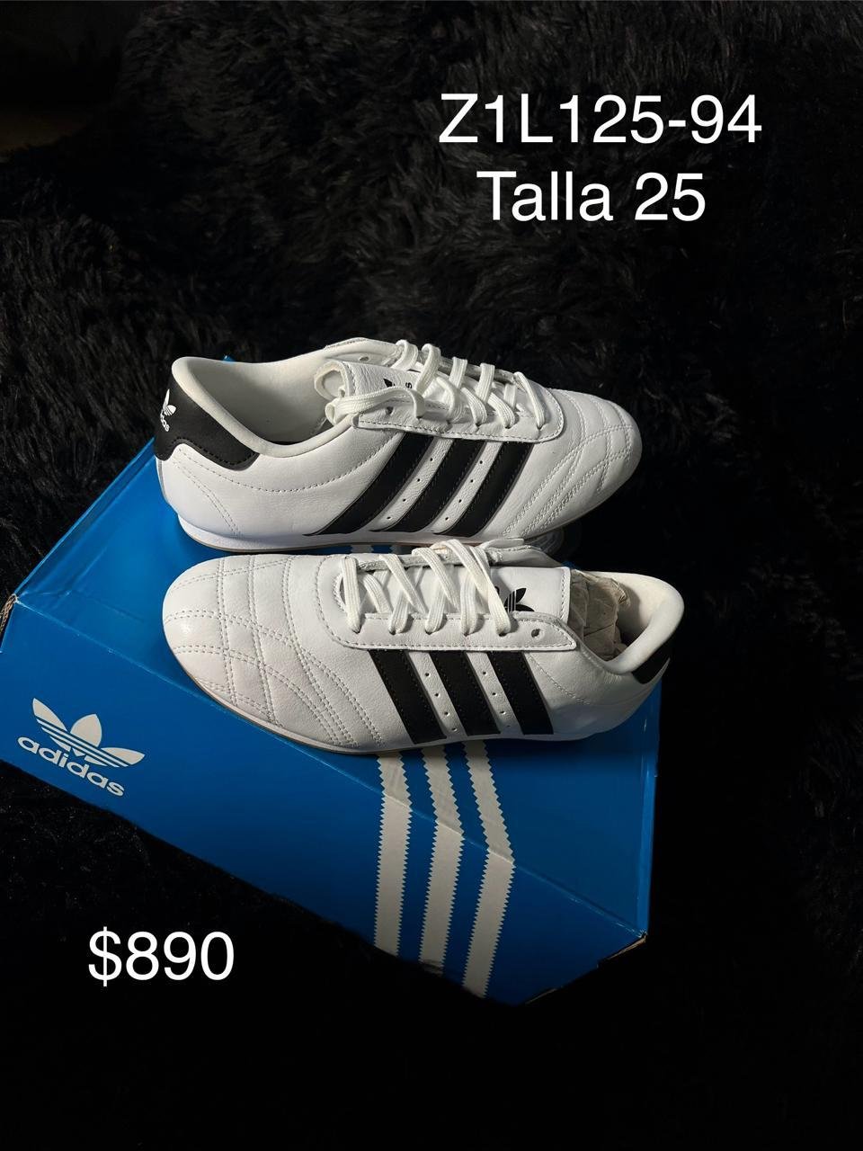 Tenis Adidas Taekwondo blanco con negro talla 25 MX en su caja