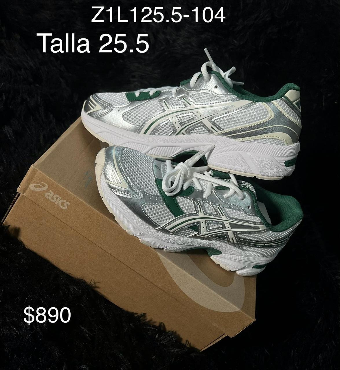 Tenis ASICS Gel-1130 blanco con verde talla 25.5 MX en su caja