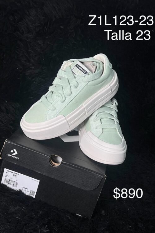 Tenis Converse de plataforma verde menta talla 23 MX en su caja