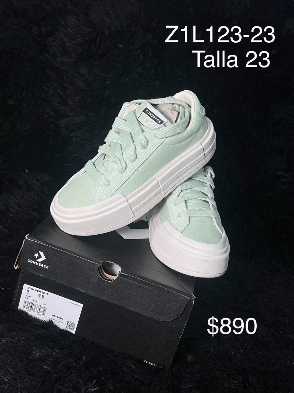 Tenis Converse de plataforma verde menta talla 23 MX en su caja