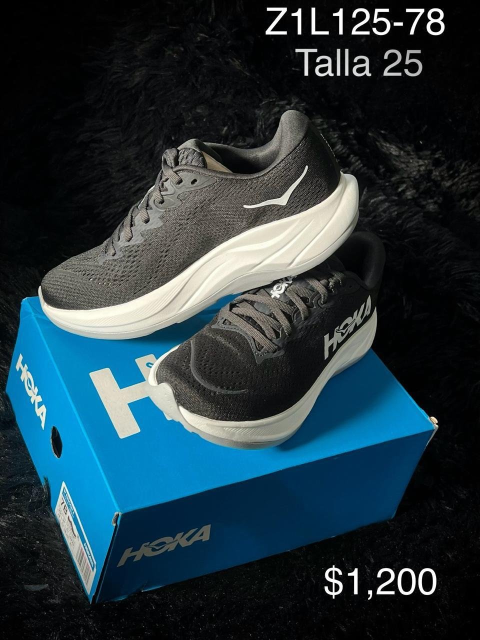 Tenis Hoka gris oscuro con blanco talla 25 MX en su caja