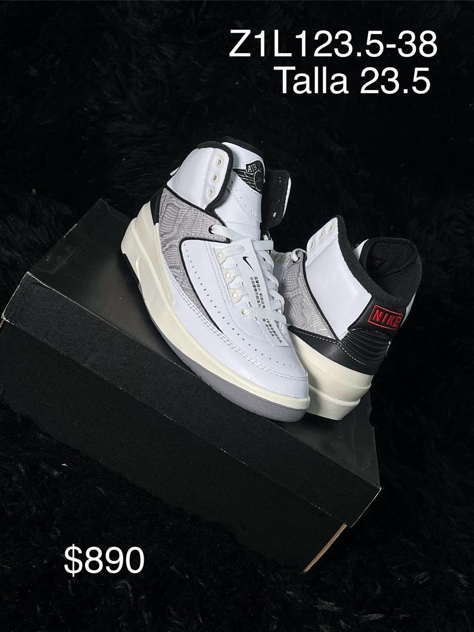 Tenis Jordan Air Jordan 2 blanco con gris talla 23.5 MX en su caja