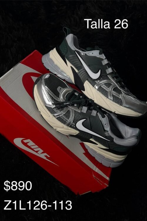 Tenis Nike V2K Run plata con verde oscuro talla 26 MX en su caja