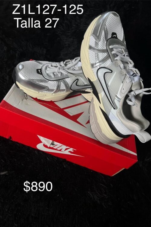 Tenis Nike V2K Run plata talla 27 MX en su caja