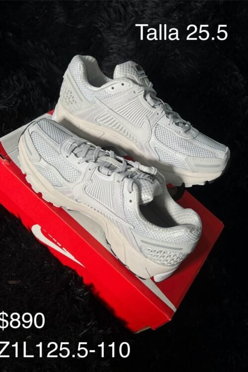 Tenis Nike Zoom Vomero 5 blanco talla 25.5 MX en su caja