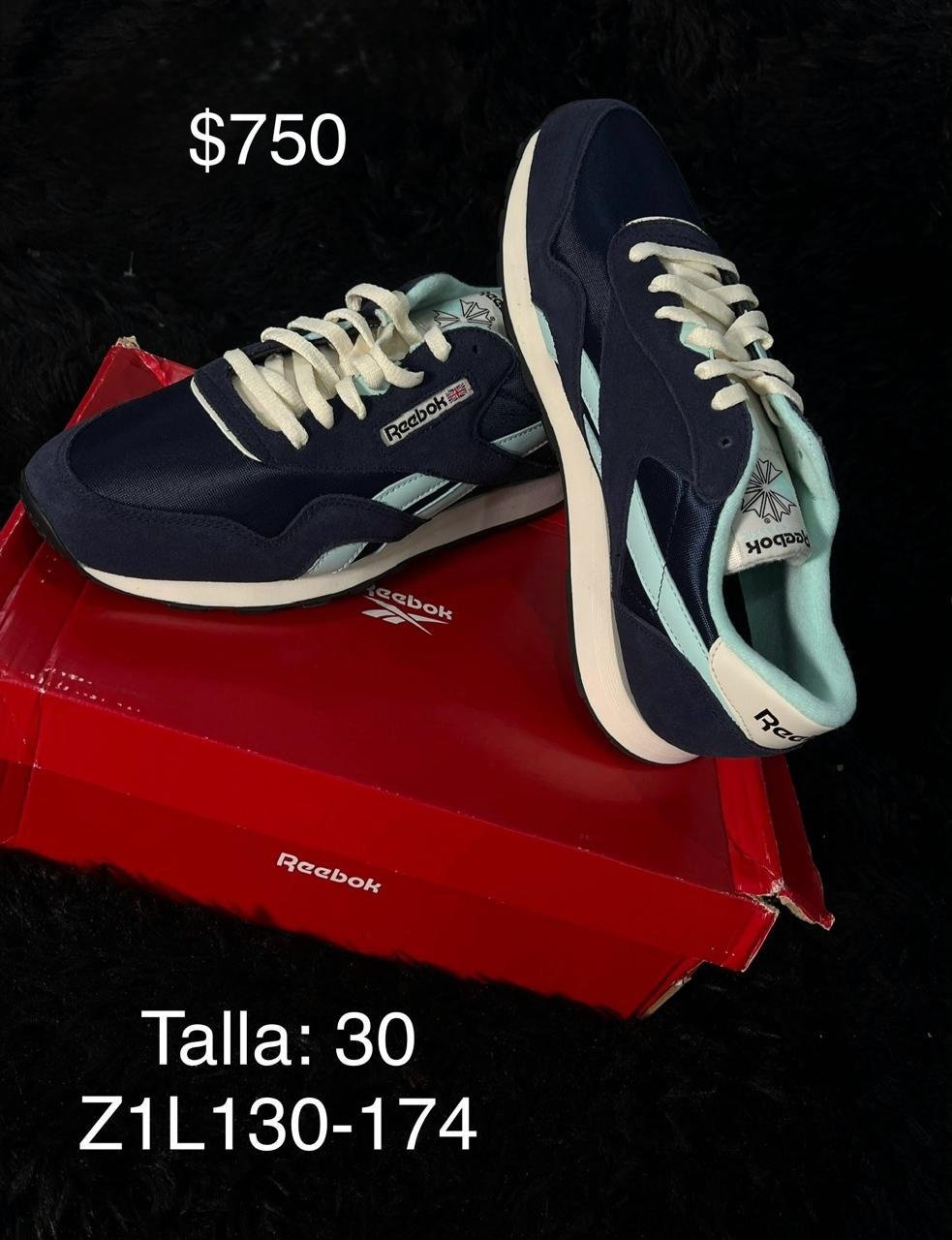 Tenis Reebok Classic Nylon azul marino talla 30 MX en su caja