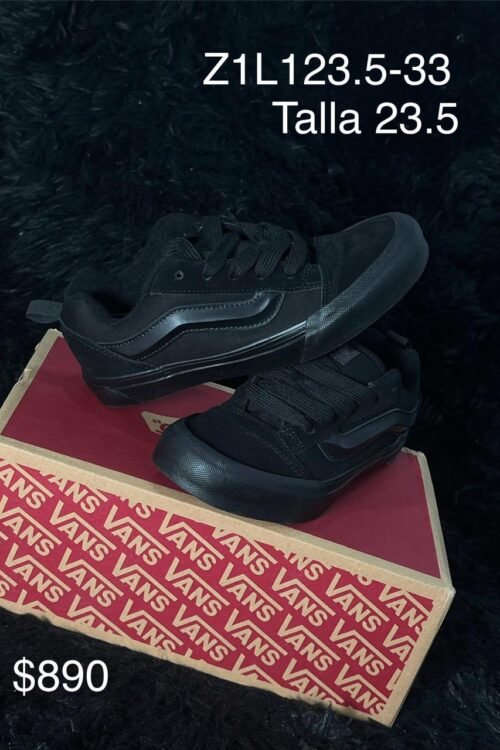 Tenis Vans Knu Skool negro total talla 23.5 MX en su caja