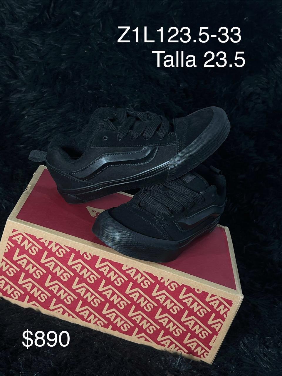 Tenis Vans Knu Skool negro total talla 23.5 MX en su caja