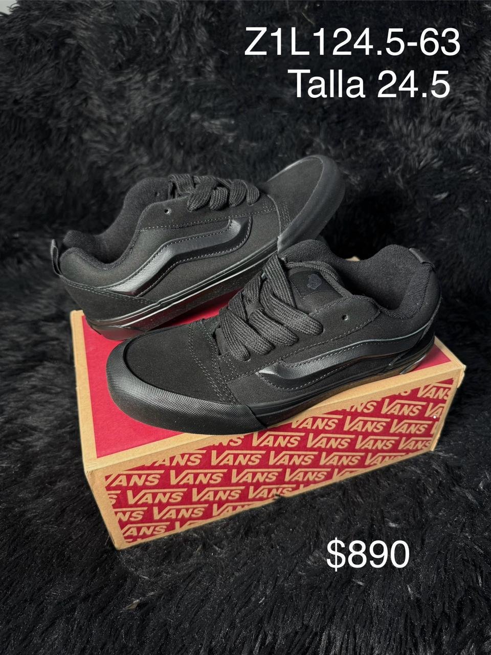 Tenis Vans Knu Skool negro total talla 24.5 MX en su caja