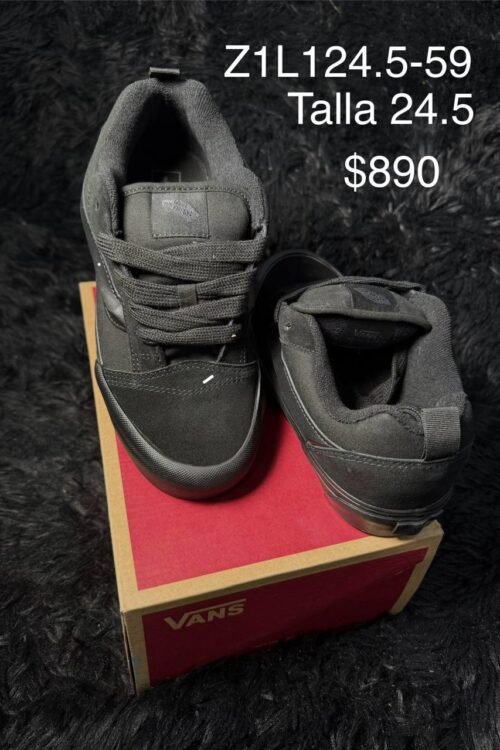 Tenis Vans negro total talla 24.5 MX en su caja